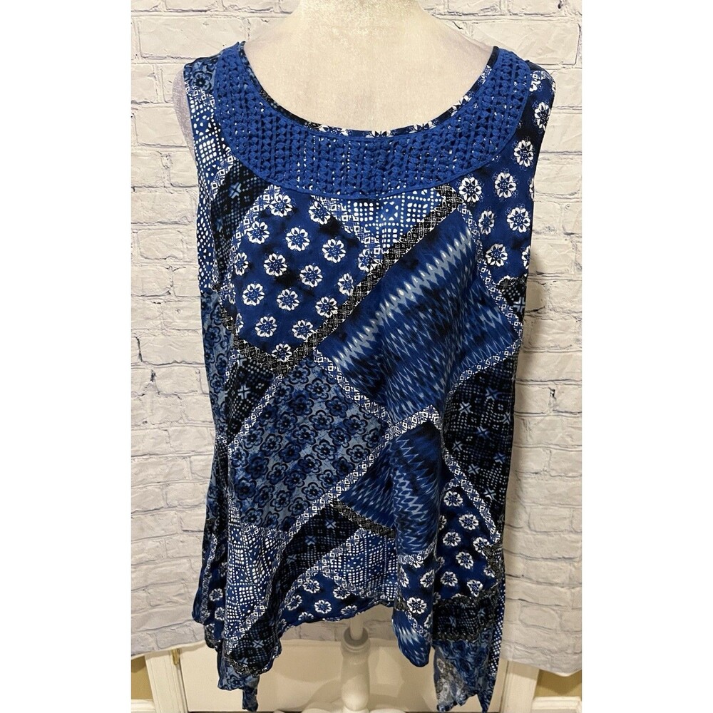 Avenue Blue Printed Sleevless Plus Size Top Size 22/24 Shirt Blouse